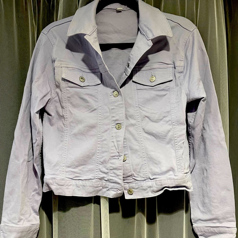 UNIQLO - Cropped denim jacket in light purple lavender color.